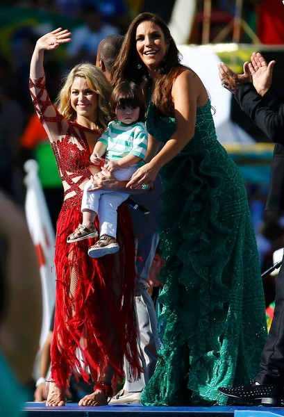 Shakira kicks off 2014 World Cup Final with sizzling outfit Designed by Lebanese Designer